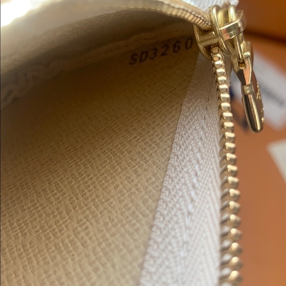 Sold RARE Louis Vuitton Key Pouch hard to find - Picture 8 of 8